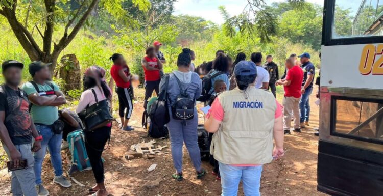 Los migrantes estaban en un bus