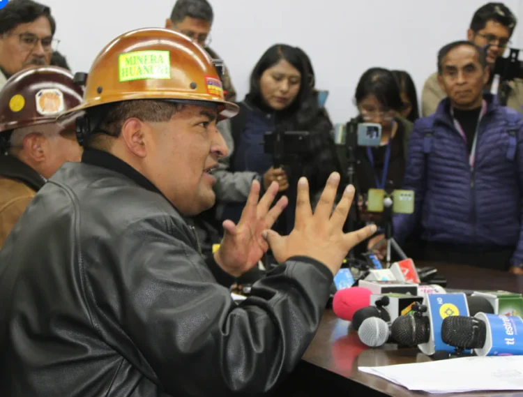 Comibol inicia operaciones de empresas auríferas y de antimonio