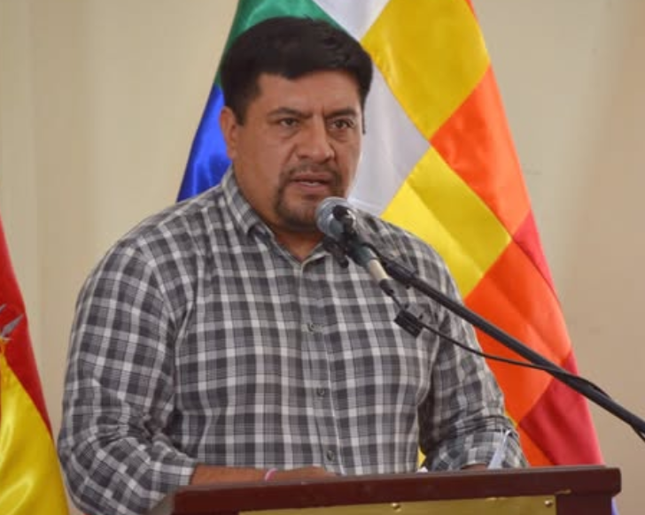 Ministro Flores rechaza denuncias de violencia y las califica como ‘ataques políticos’