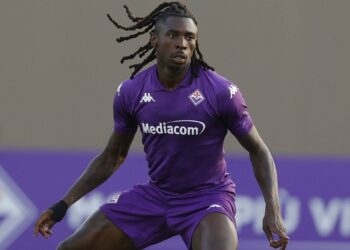 Fiorentina denuncia insultos racistas a su delantero Moise Kean