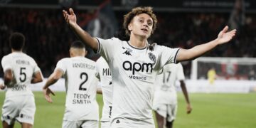 Mónaco gana 2-1 en Rennes y se coloca líder en solitario a la espera del PSG