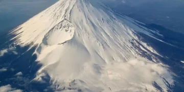 Japón rescata dos veces a un hombre que escaló en monte Fuji