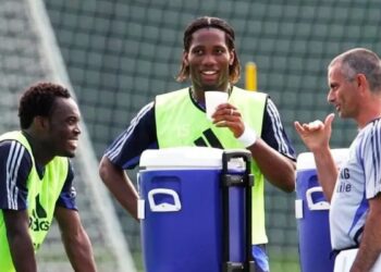 Didier Drogba y Michael Essien defienden a Mourinho, acusado de racismo
