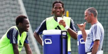 Didier Drogba y Michael Essien defienden a Mourinho, acusado de racismo