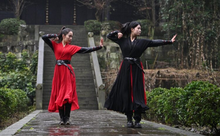 Grupo femenino de kung fu le da un nuevo giro a un antiguo arte chino