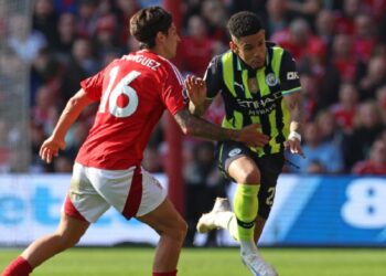 Multa de casi un millón de dólares al club Nottingham Forest por publicación contra el arbitraje