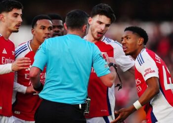 Arsenal consigue la anulación de una tarjeta roja a Lewis-Skelly