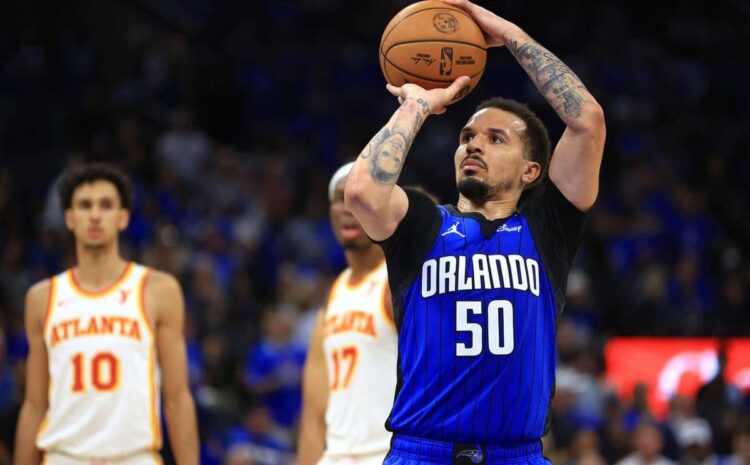 Orlando frustra a los Hawks de Young y enfrentará a Boston en playoffs