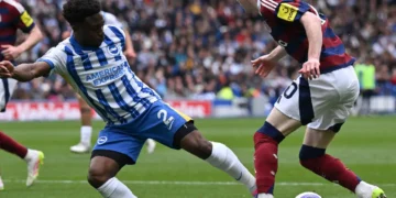 Newcastle arranca un punto a última hora ante Brighton (1-1)