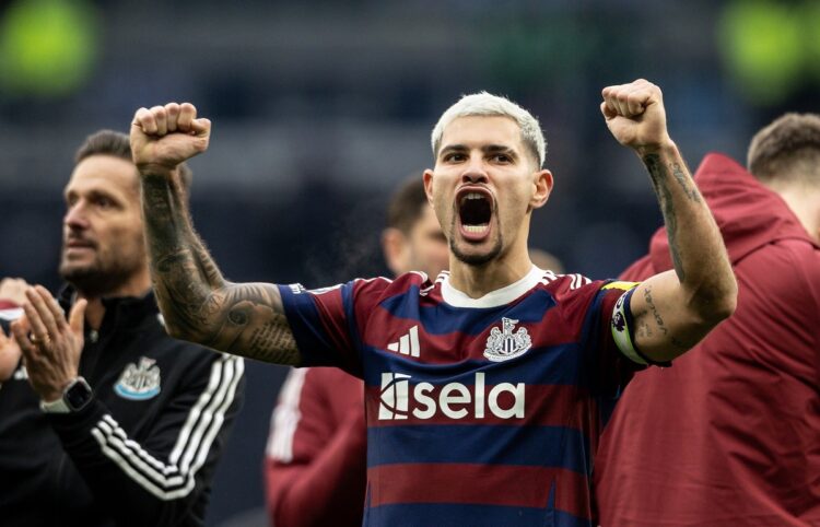 Newcastle tumba al Tottenham por 2-1 y se acerca al podio de la Premier