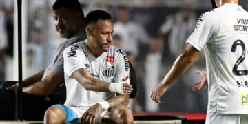 Neymar vuelve a lesionarse en su primera titularidad en la Serie A del Brasileiraõ