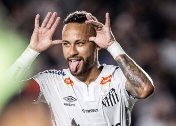 Neymar anota su primer gol desde su regreso al Santos de Brasil
