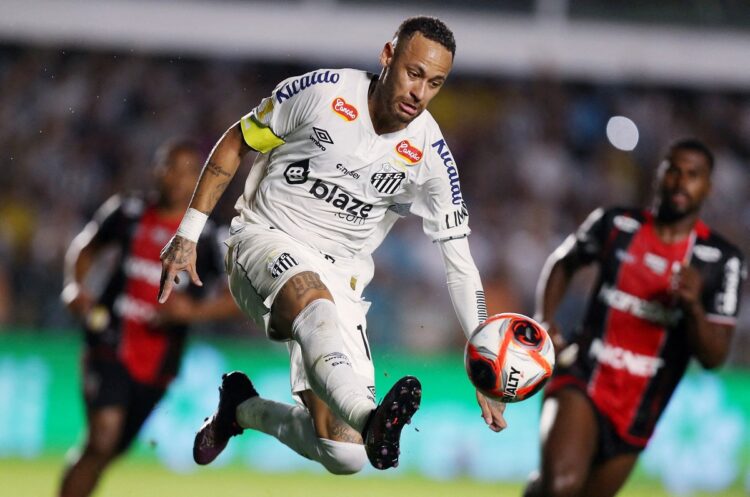 Cumpleaños, júbilo y empate: Neymar volvió a jugar con el Santos