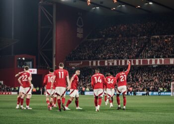 Liverpool vuelve a tropezar en la piedra del Nottingham Forest