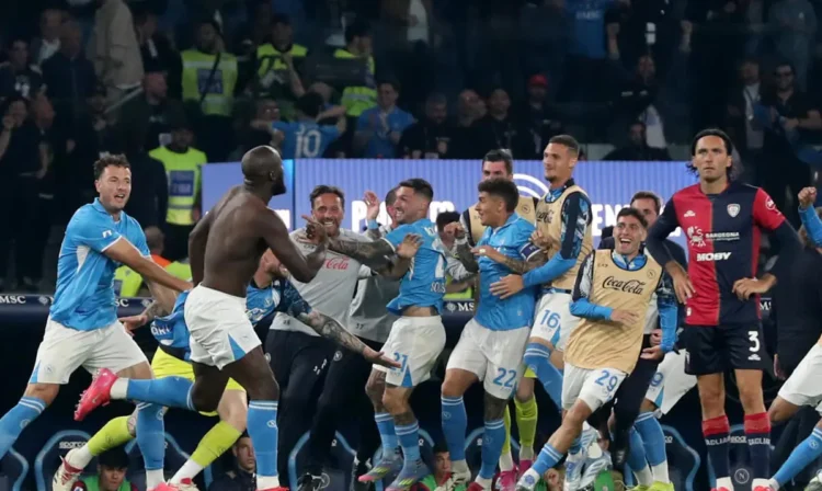 Nápoles gana la liga italiana por cuarta vez en su historia