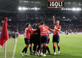 Osasuna rompe el invicto de un Barça que pagó las rotaciones