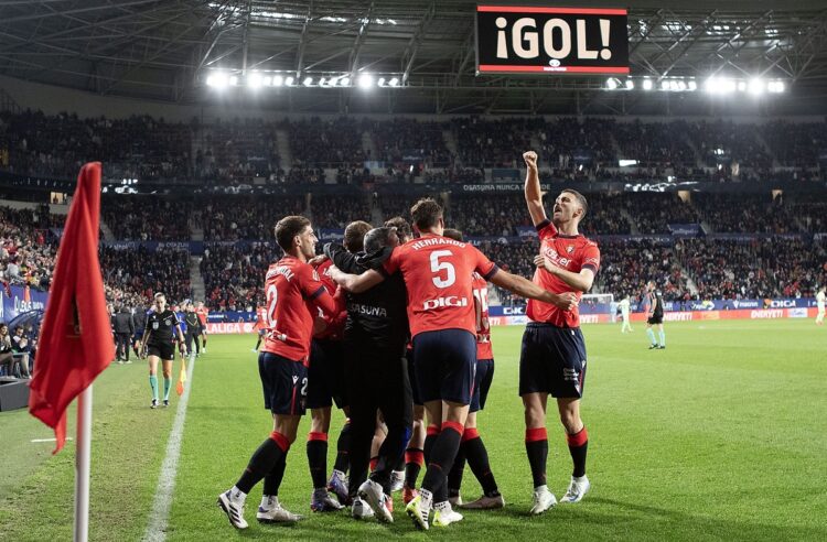 Osasuna rompe el invicto de un Barça que pagó las rotaciones