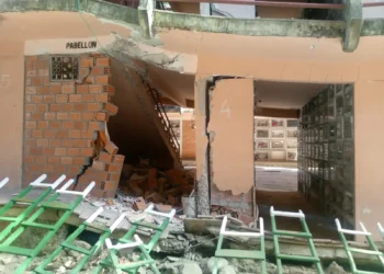 El pabellón Litoral del Cementerio General se hundió debido a filtraciones de agua.