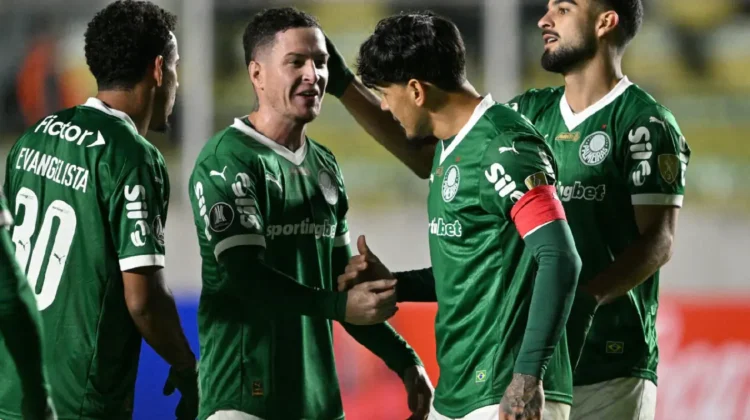 Palmeiras defiende la punta del Brasileirao contra Sao Paulo