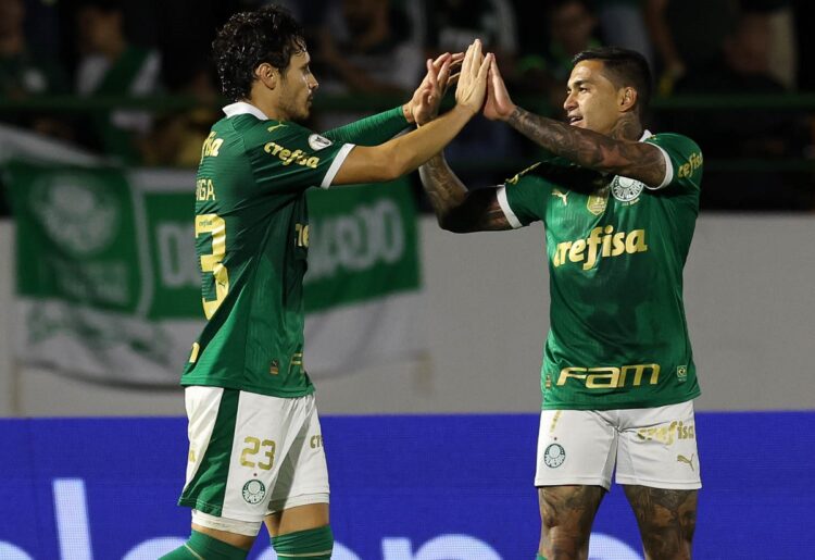 Palmeiras gana 2-1 al Mineiro y queda a un punto del líder Botafogo en el Brasileirao