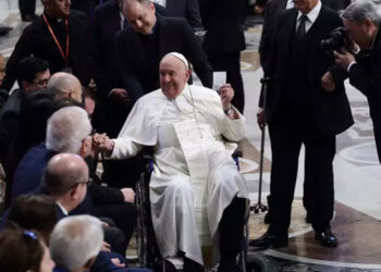 papa_en_vaticano.jpg