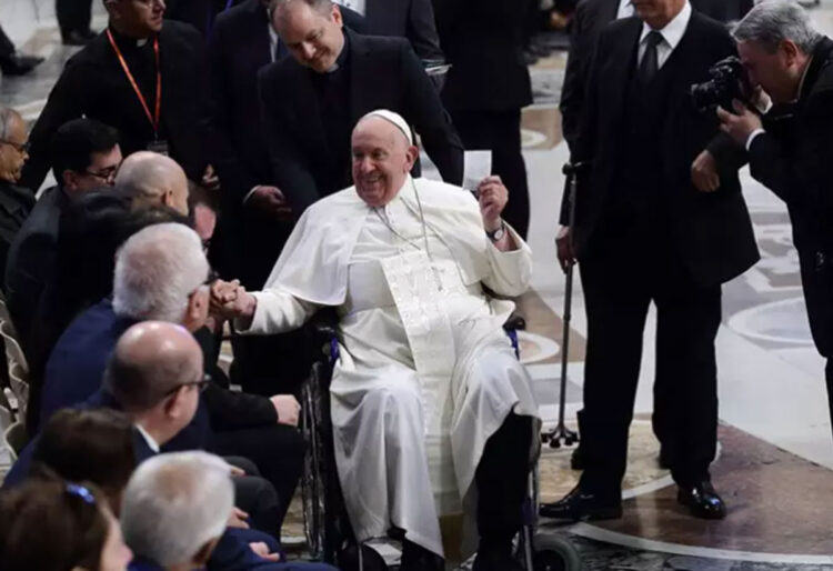 papa_en_vaticano.jpg