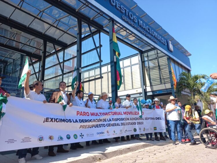 Policía garantiza el libre tránsito ante paro de sectores contra disposición ‘confiscatoria’