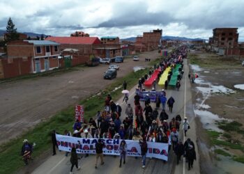 Evismo pide veeduría de la Defensoría para resguardar sus derechos en la marcha hacia La Paz