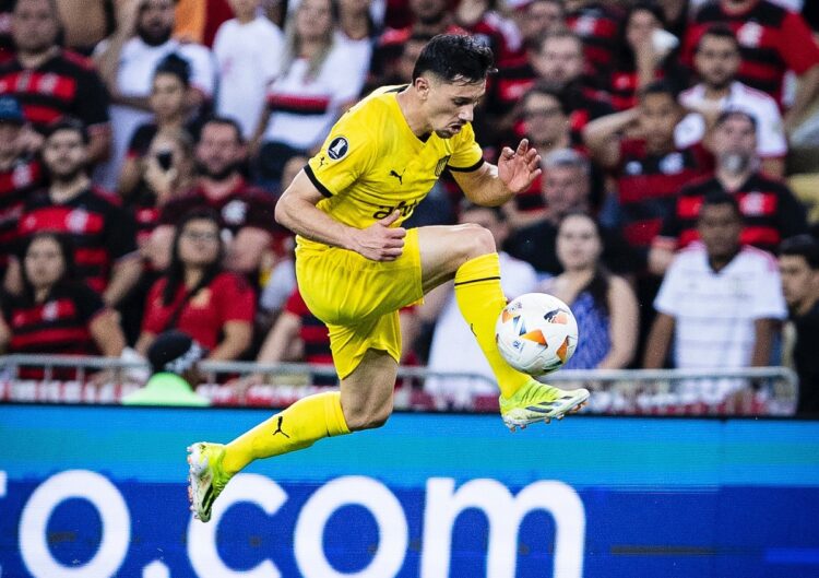Peñarol mira más lejos en apretada definición de cuartos de Libertadores