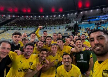 Peñarol asalta el Maracaná y da un baño de agua fría al Flamengo