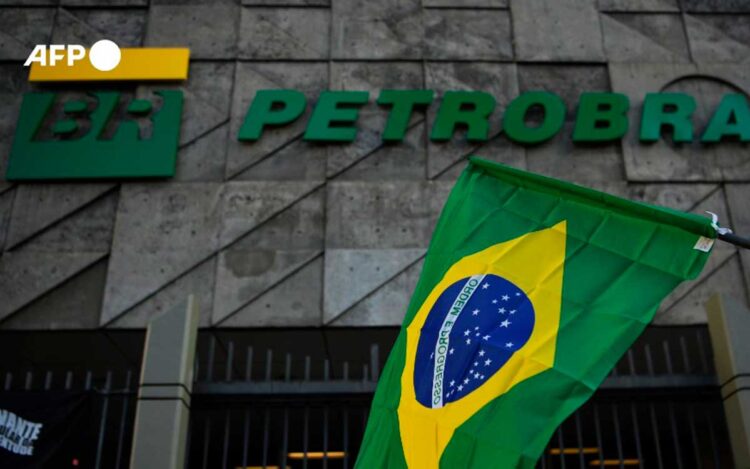 Brasileña Petrobras baja precios