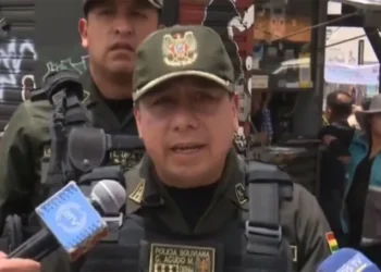 Policía desmiente acuartelamiento de unidades policiales de La Paz