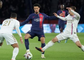 La máquina de golear del PSG hace escala en Lyon