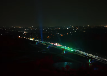Los vehículos ya circulan por el puente Cristóbal Roda, que une Santa Cruz con Porongo