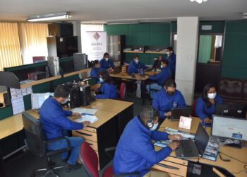 Educación lanza ofertas educativas para bolivianos que radican en el exterior.