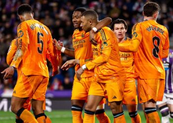 El Real Madrid gana en Valladolid con triplete de Mbappé