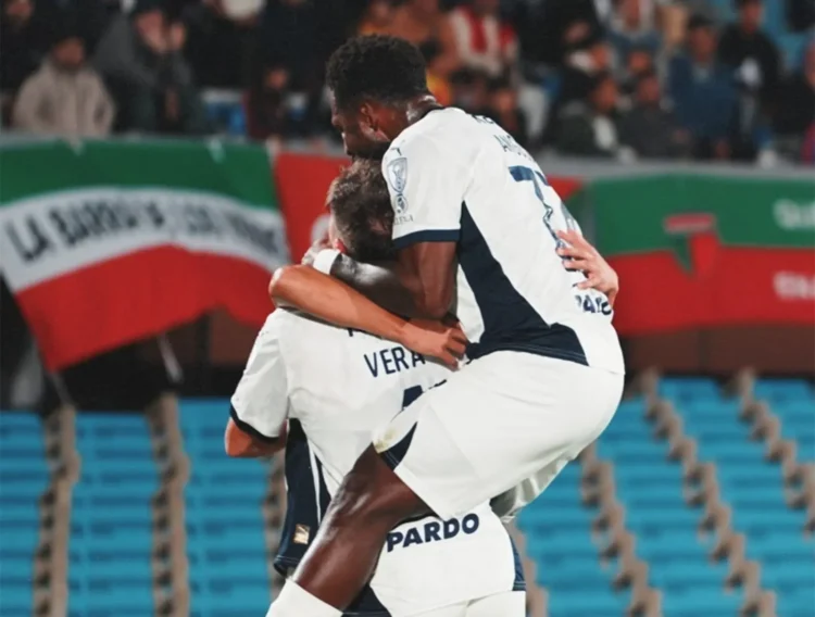 Independiente revive con una goleada en la Sudamericana