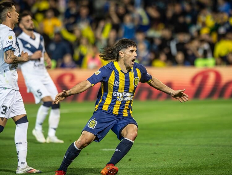 Rosario Central frena con una goleada al puntero Vélez en la Liga argentina