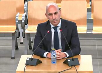 Luis Rubiales afirma estar ‘totalmente seguro’ de que Hermoso consintió el beso