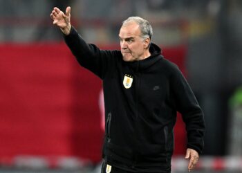 Bielsa descarta que críticas de Suárez hayan influenciado en caída de Uruguay ante Perú