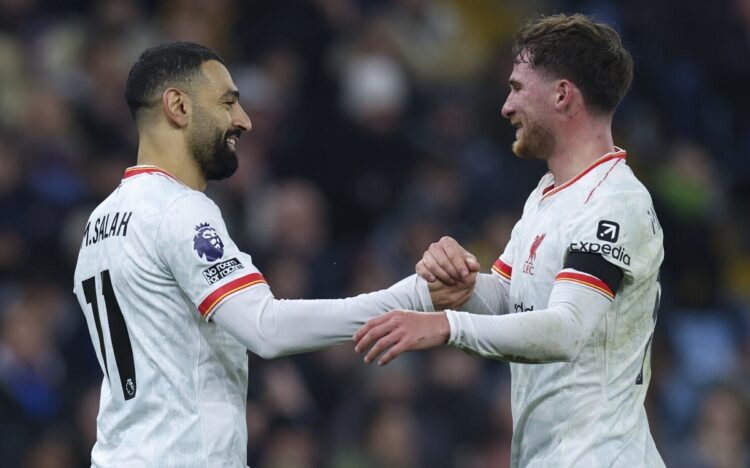 Salah ayuda al Liverpool a salvar un punto ante el Aston Villa