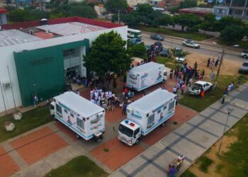 Alcalde de Santa Cruz despliega hospitales móviles para reforzar la atención contra el COVID-19