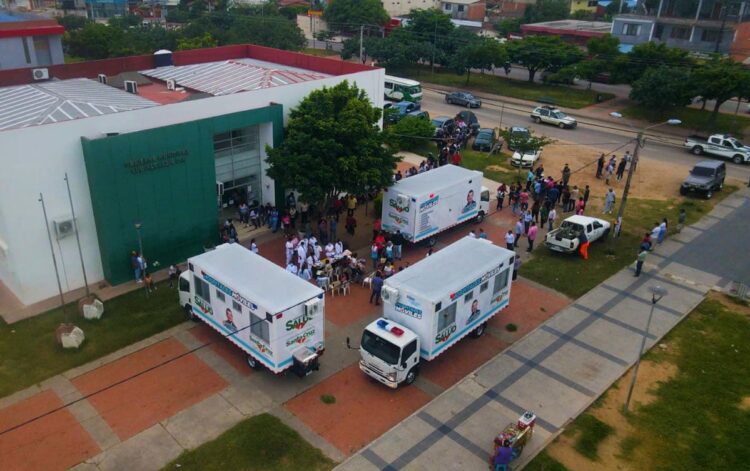 Alcalde de Santa Cruz despliega hospitales móviles para reforzar la atención contra el COVID-19