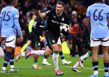 Manchester City deja escapar de las manos la victoria ante Feyenoord (3-3)