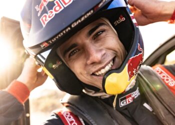 El estadounidense Quintero se lleva la etapa del Dakar en coches por un segundo
