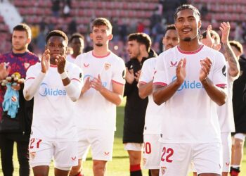 El Sevilla mira a Europa tras imponerse 2-1 al Girona en Montilivi