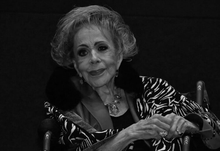 silvia_pinal.jpg