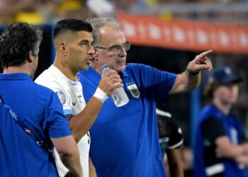 Luis Suárez critica a Bielsa por su trato como DT de Uruguay