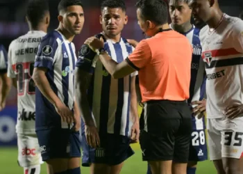 Navarro denuncia «xenofobia» de jugador del Sao Paulo en Libertadores