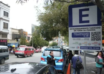 La Paz implementa estacionamiento tarifado con app móvil